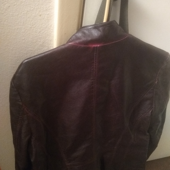 Purple leather - Picture 2 of 2